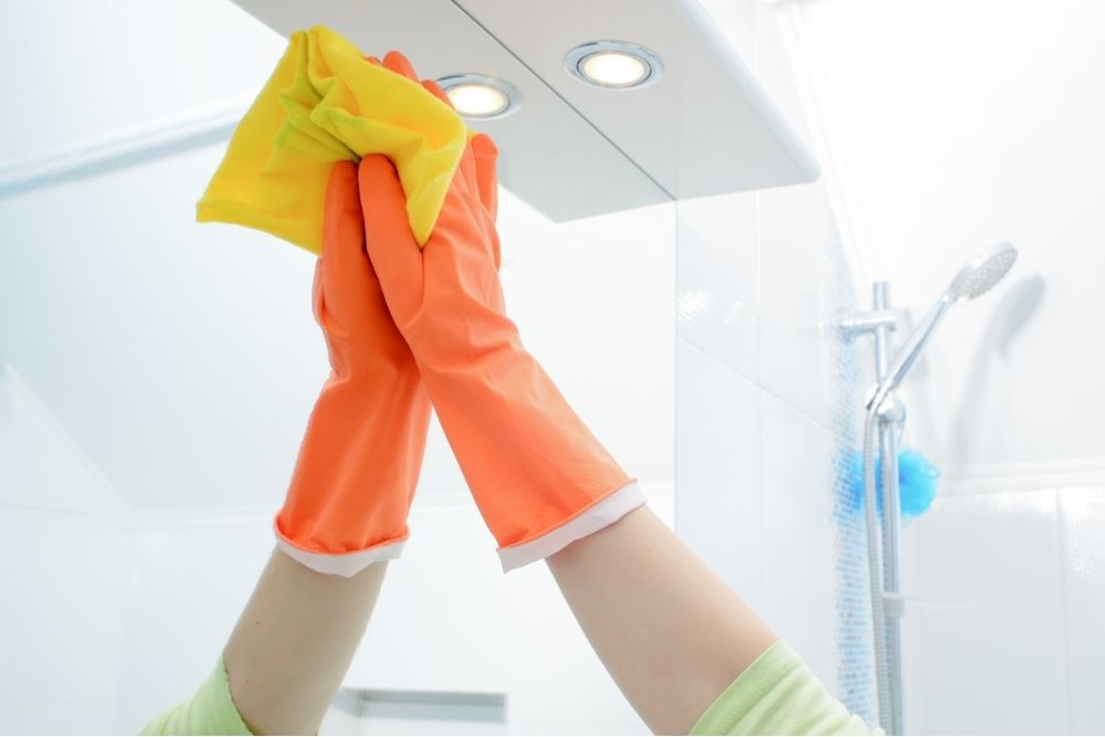 Deep Cleaning Bathroom Checklist