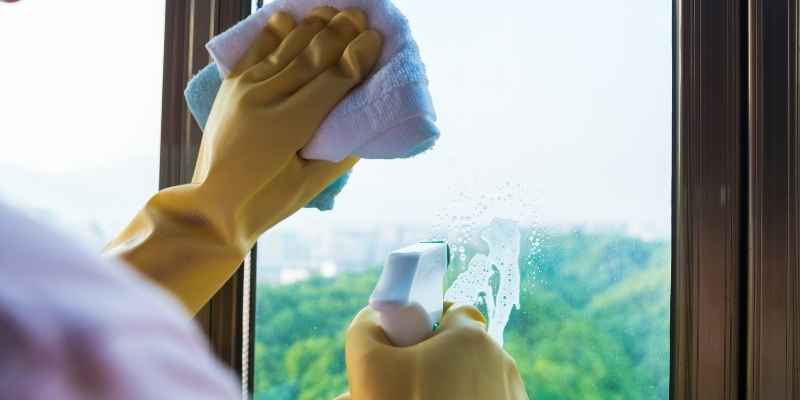 cleaning glass window