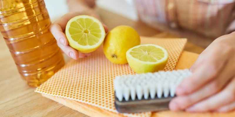 does lemon juice remove stains