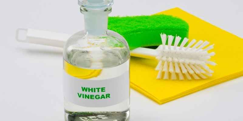 how remove stains with vinegar